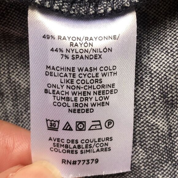 Ann Taylor Women’s Mock Neck Box Tank Top Diamond Design Size Small - Picture 10 of 11